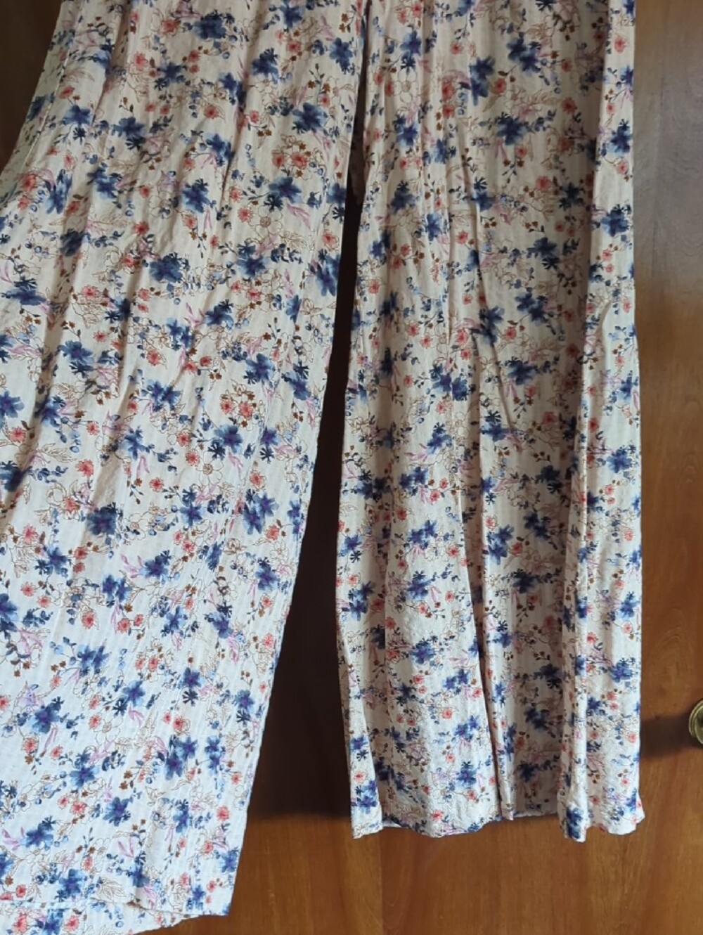Floral Wide Leg Flowy Pant - Picture 3 of 5